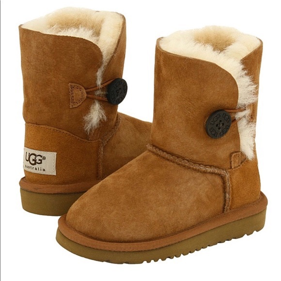 Chestnut Bailey Button Uggs - Picture 1 of 7